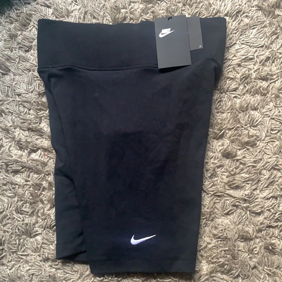 Nike Biker Shorts - Picture 2 of 2